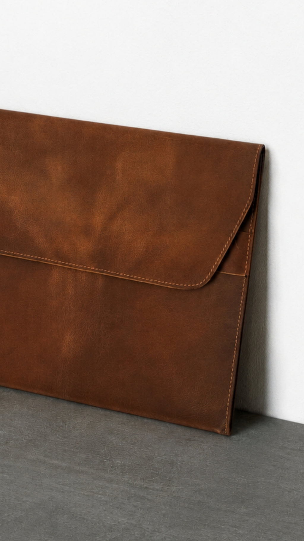 Niche Linea Laptop Sleeve – Saddle Tan