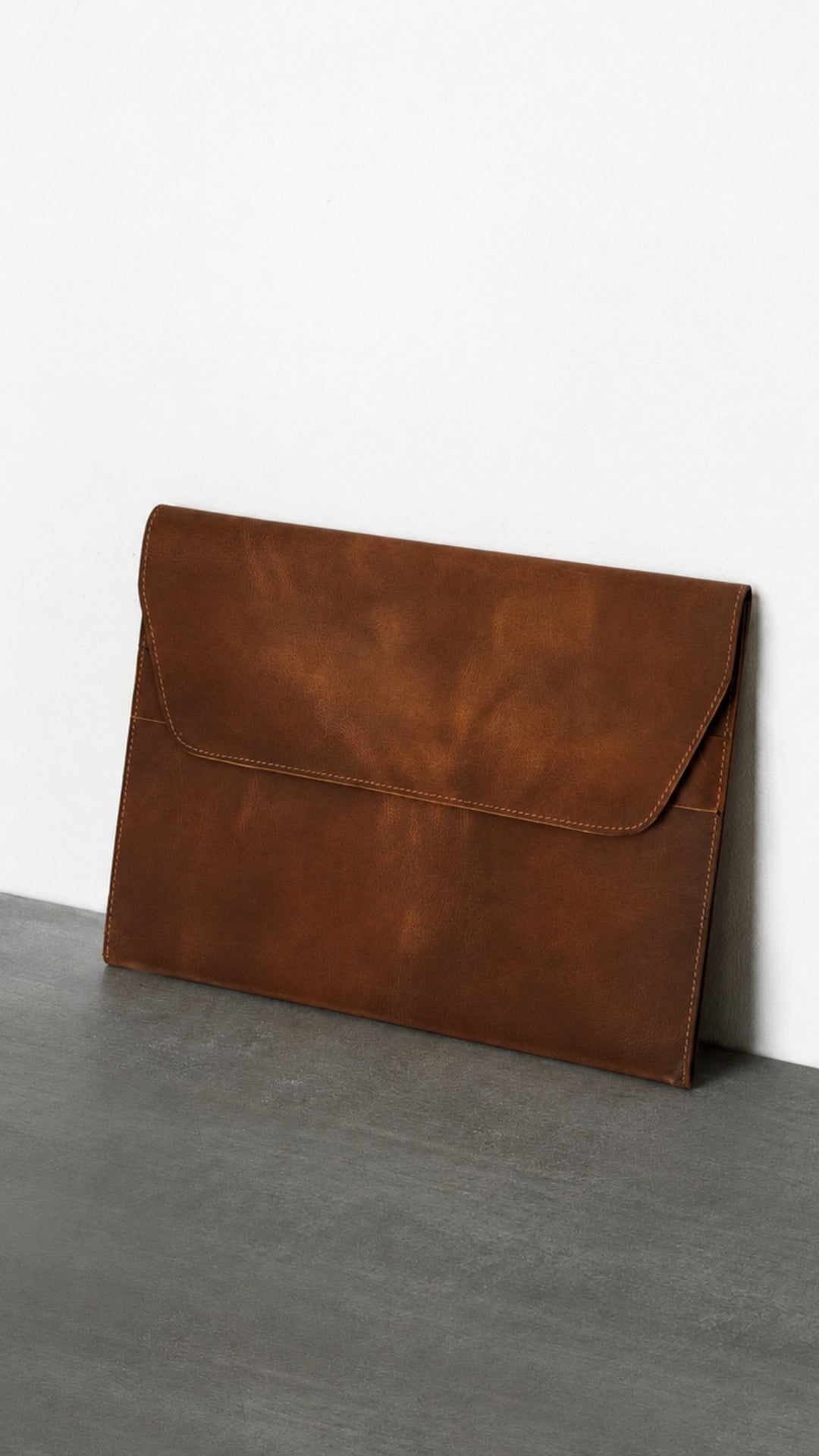 Niche Linea Laptop Sleeve – Saddle Tan