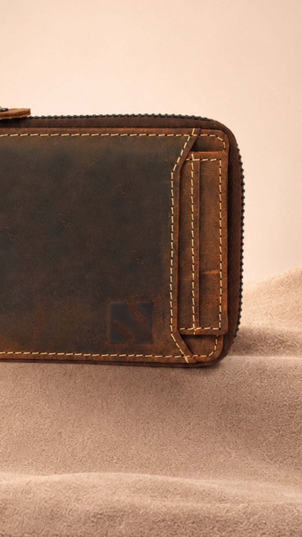 Niche Core Zip Wallet – Walnut