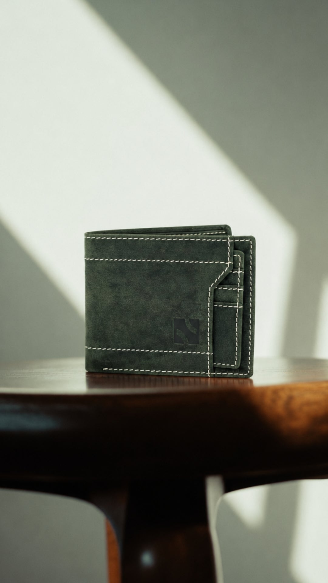 Niche Core Stitch Wallet – Noir